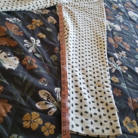 Ann Taylor | Pineapple Print Pants - Picture 7 of 7